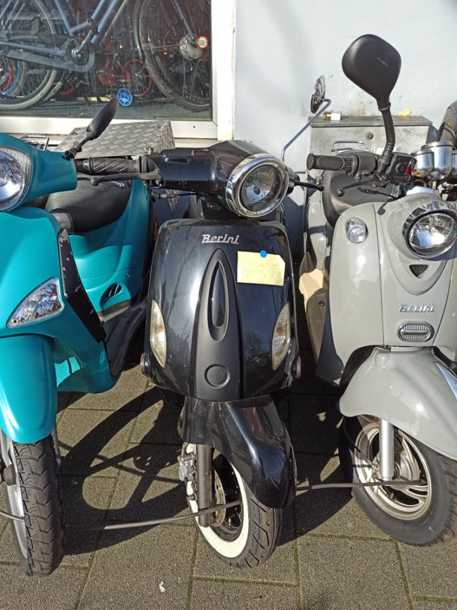 Berini New City Zwart 25km/h - Tweedehands scooters